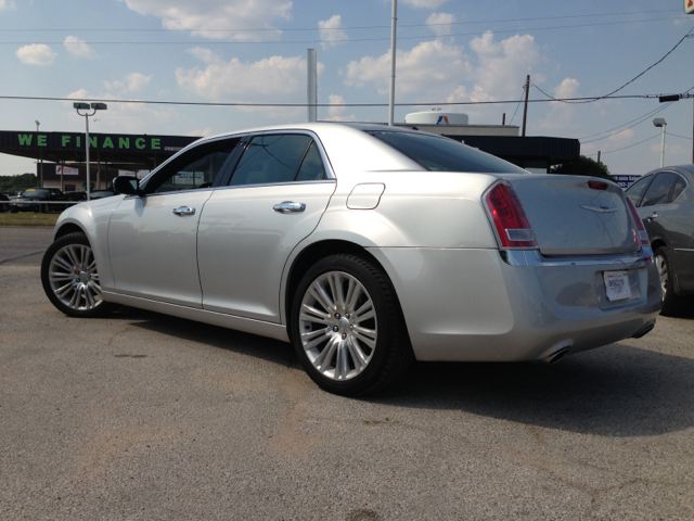 Chrysler 300 2012 photo 3