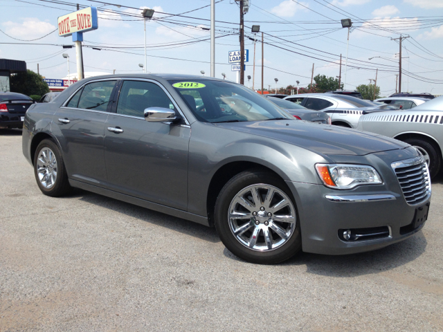 Chrysler 300 2012 photo 4