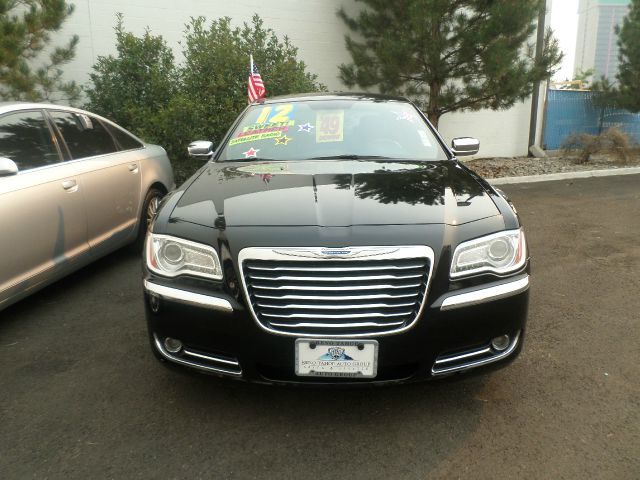 Chrysler 300 2012 photo 1