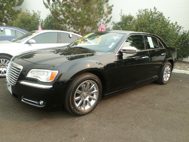 Chrysler 300 2012 photo 2