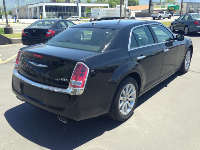 Chrysler 300 2012 photo 1