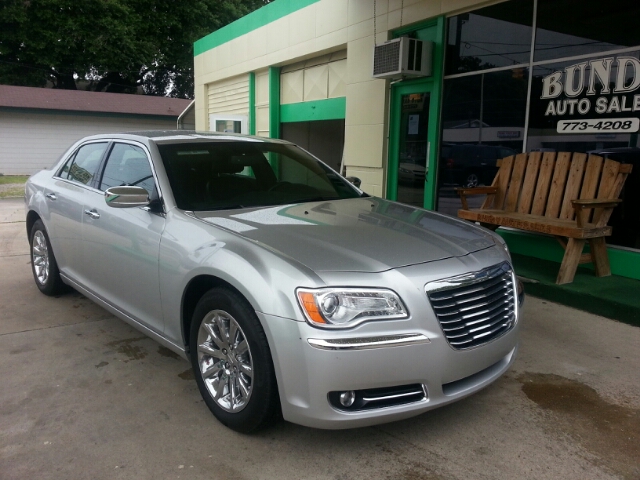 Chrysler 300 2012 photo 3