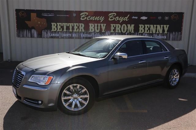 Chrysler 300 2012 photo 8