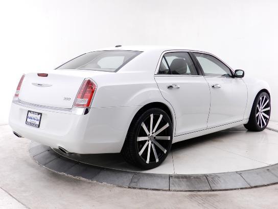 Chrysler 300 2012 photo 3