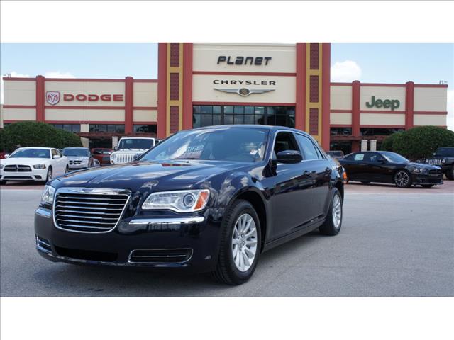 Chrysler 300 2012 photo 2