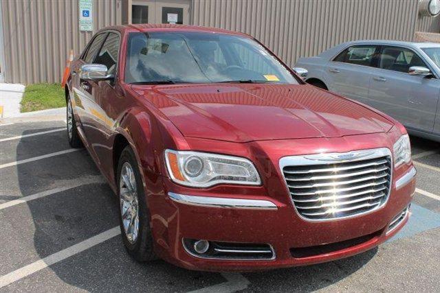 Chrysler 300 2012 photo 2