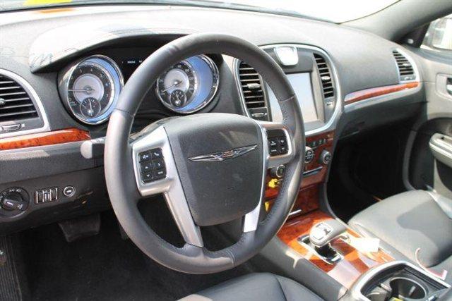 Chrysler 300 2012 photo 4