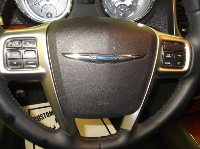 Chrysler 300 2012 photo 20