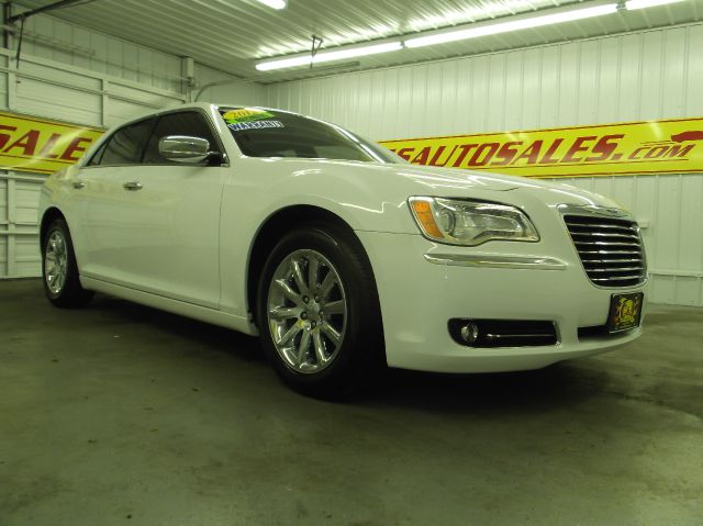 Chrysler 300 2012 photo 26