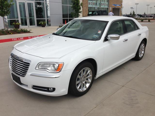 Chrysler 300 2012 photo 4