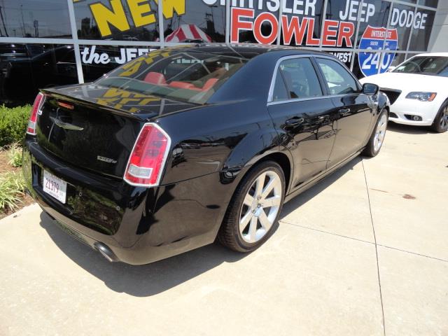 Chrysler 300 2012 photo 4