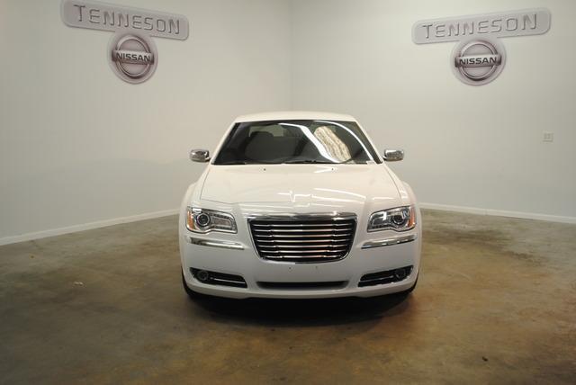 Chrysler 300 2012 photo 4