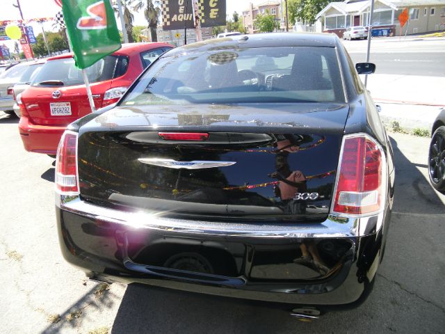 Chrysler 300 2012 photo 6