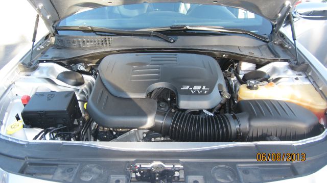 Chrysler 300 2012 photo 3