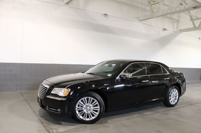 Chrysler 300 2012 photo 4