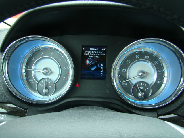 Chrysler 300 2012 photo 20