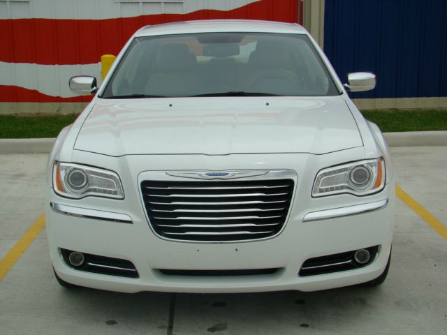 Chrysler 300 2012 photo 25