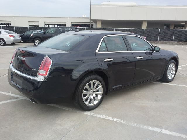 Chrysler 300 2012 photo 1