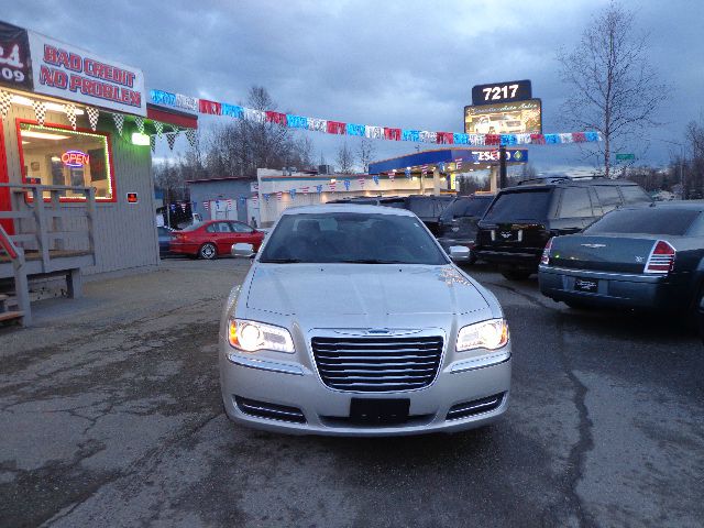 Chrysler 300 2012 photo 2