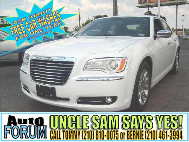 Chrysler 300 2012 photo 3