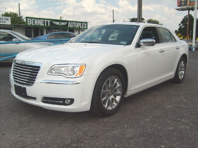 Chrysler 300 2012 photo 4