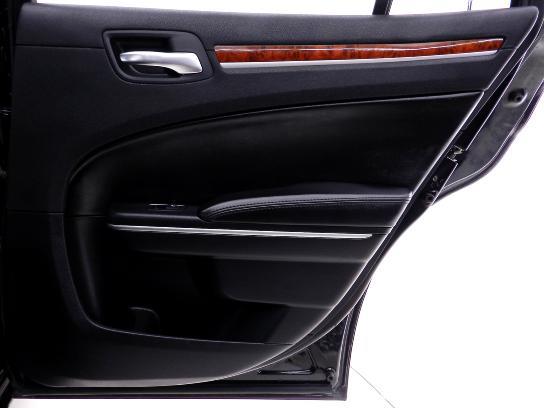 Chrysler 300 2012 photo 15