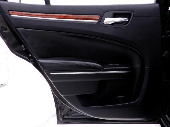 Chrysler 300 2012 photo 19