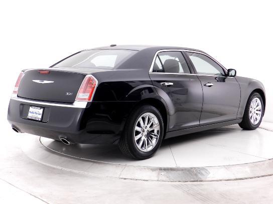 Chrysler 300 2012 photo 25