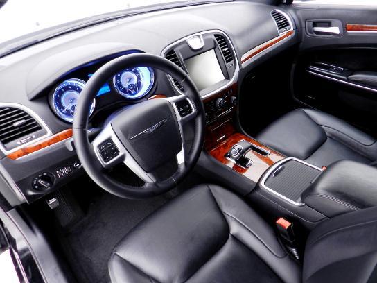 Chrysler 300 2012 photo 27