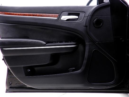 Chrysler 300 2012 photo 3