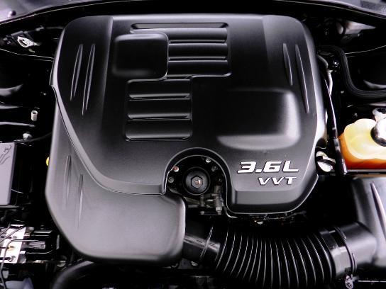 Chrysler 300 2012 photo 7