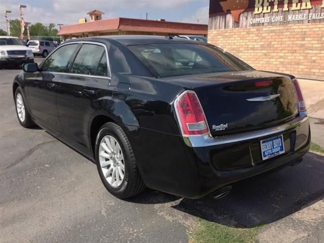 Chrysler 300 2013 photo 2