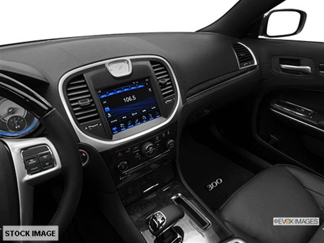 Chrysler 300 2013 photo 6