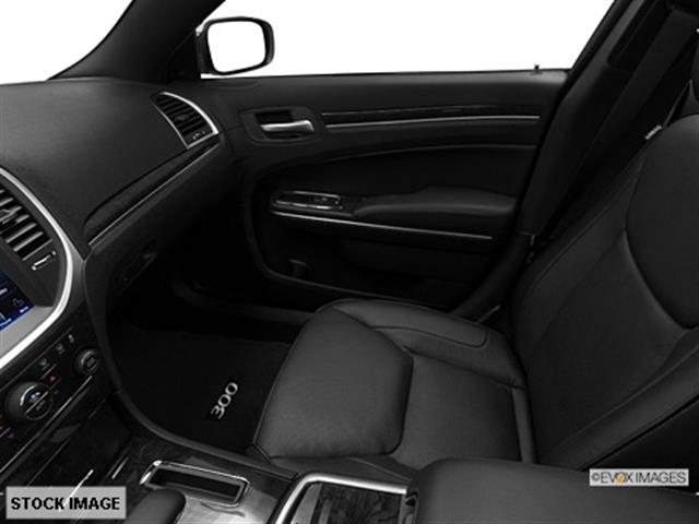 Chrysler 300 2013 photo 8