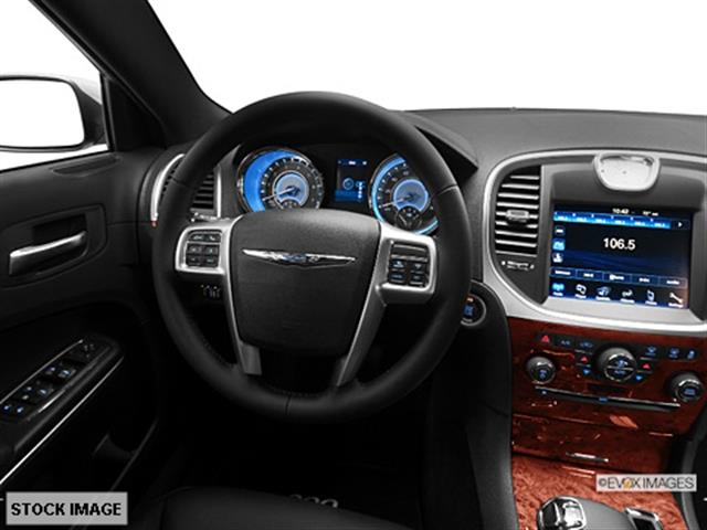 Chrysler 300 2013 photo 3