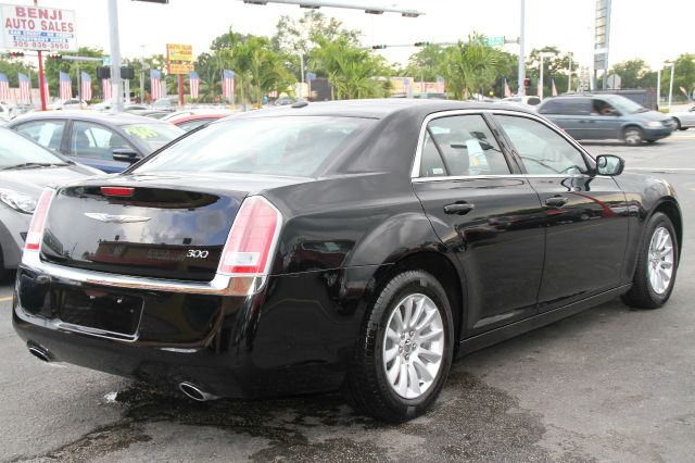 Chrysler 300 2013 photo 1