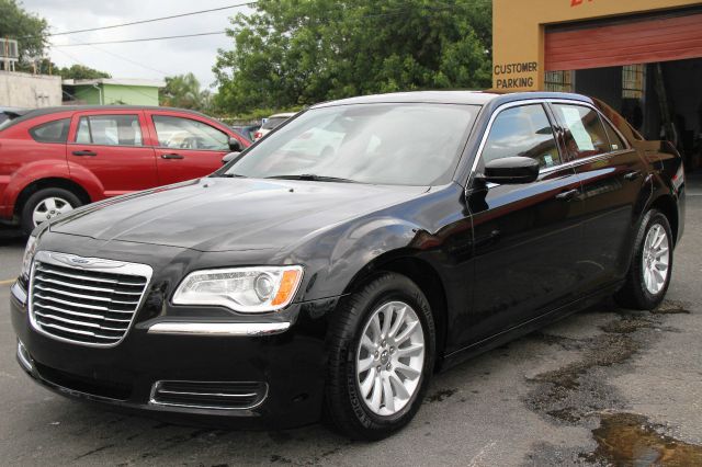 Chrysler 300 2013 photo 3