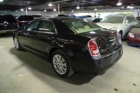 Chrysler 300 2013 photo 2