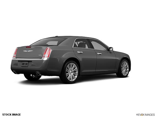 Chrysler 300 2013 photo 9