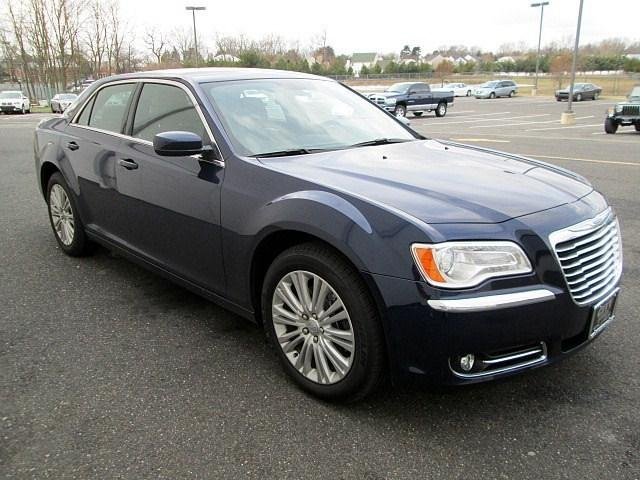 Chrysler 300 2013 photo 2