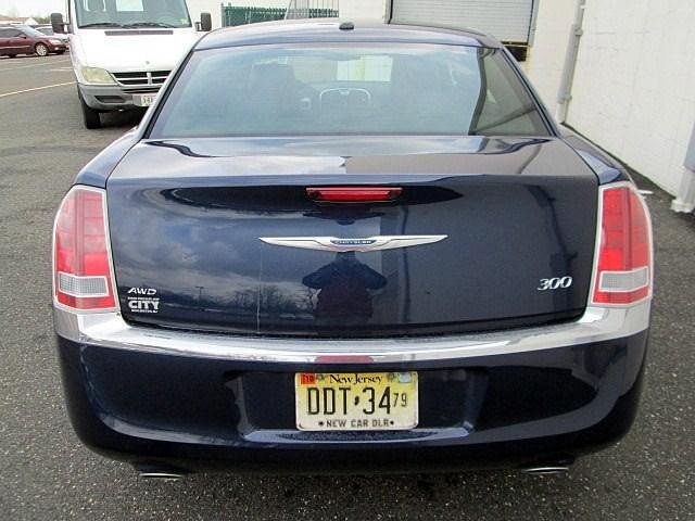 Chrysler 300 2013 photo 4