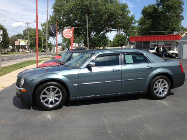 Chrysler 300C 2005 photo 2