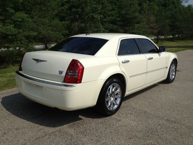 Chrysler 300C Regular Cab Sedan