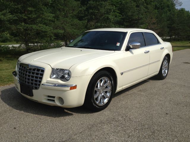 Chrysler 300C 2005 photo 2