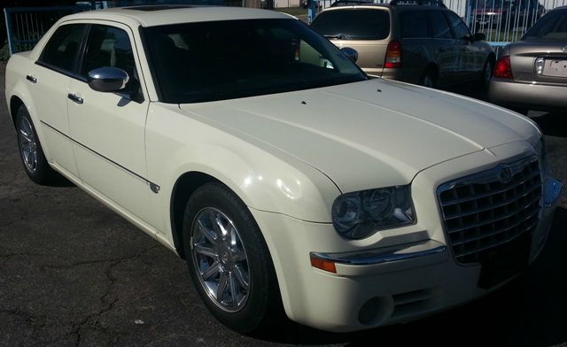 Chrysler 300C 2005 photo 2