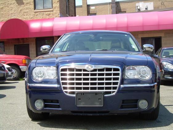 Chrysler 300C 4x4 XLT Sedan