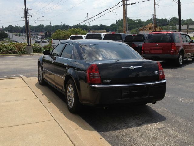 Chrysler 300C Regular Cab Sedan