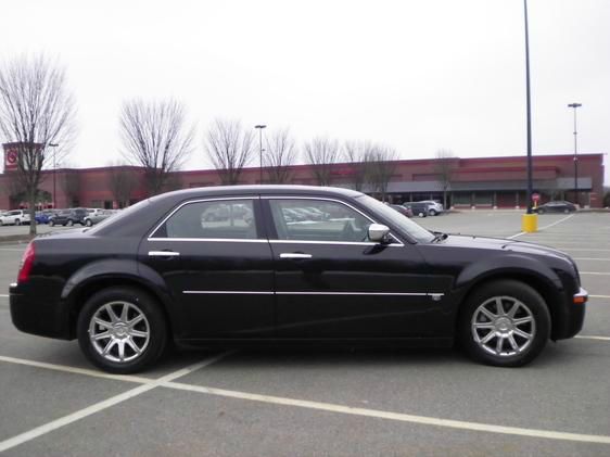 Chrysler 300C 2005 photo 2