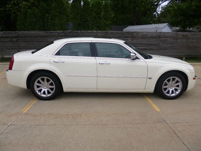 Chrysler 300C 2005 photo 2