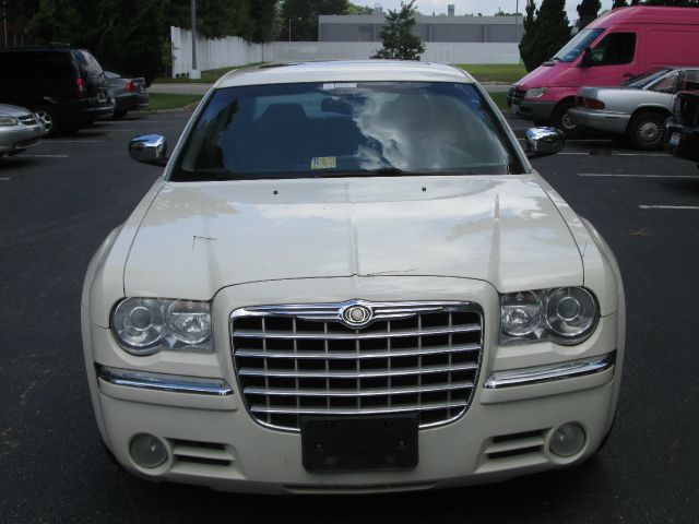 Chrysler 300C 2005 photo 2